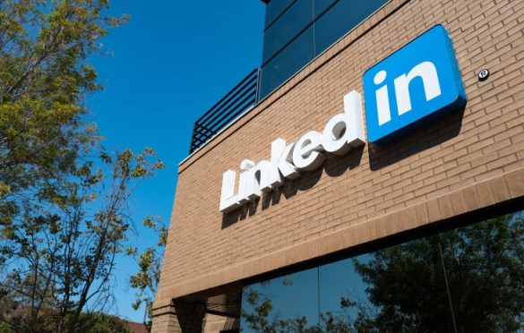  New LinkedIn Feature Allows You to Livestream Videos