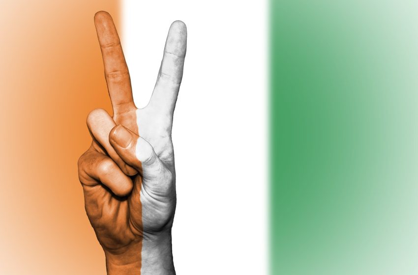 Côte d’Ivoire peace sign image with flag